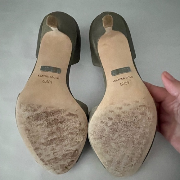 BADGLEY MISCHKA Salsa Satin Jewel Embellished Peep Toe Pumps Size 8.5 - Picture 8 of 11